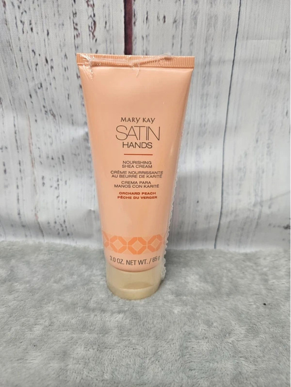 Mary Kay Satin Hands Nourishing Shea Cream Orchard Peach 3 oz Hand Lotion Sealed